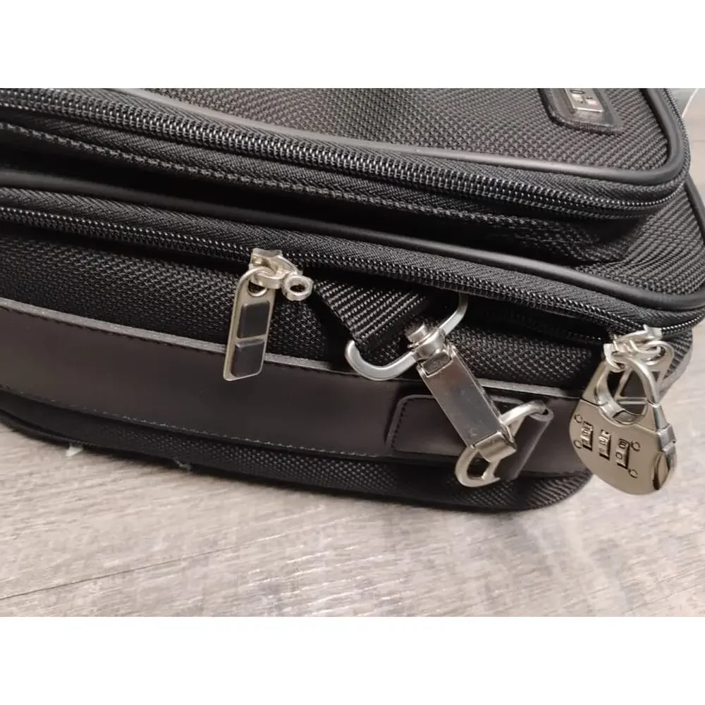 Kenneth Cole New York Black Leather Laptop Brief Case 15x17x6 Multi Sections